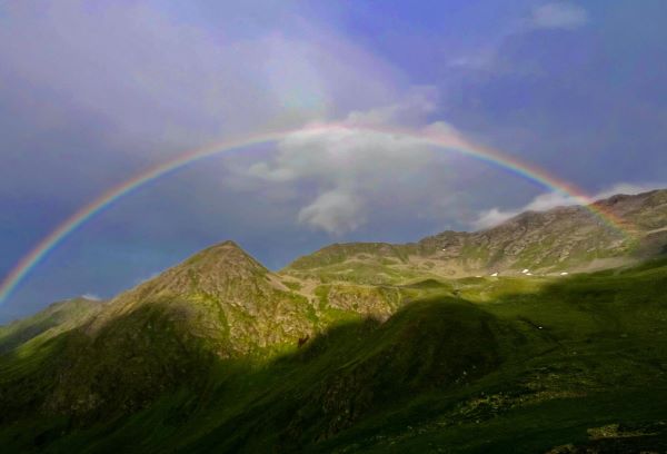 Regenbogen in den Hochalpen